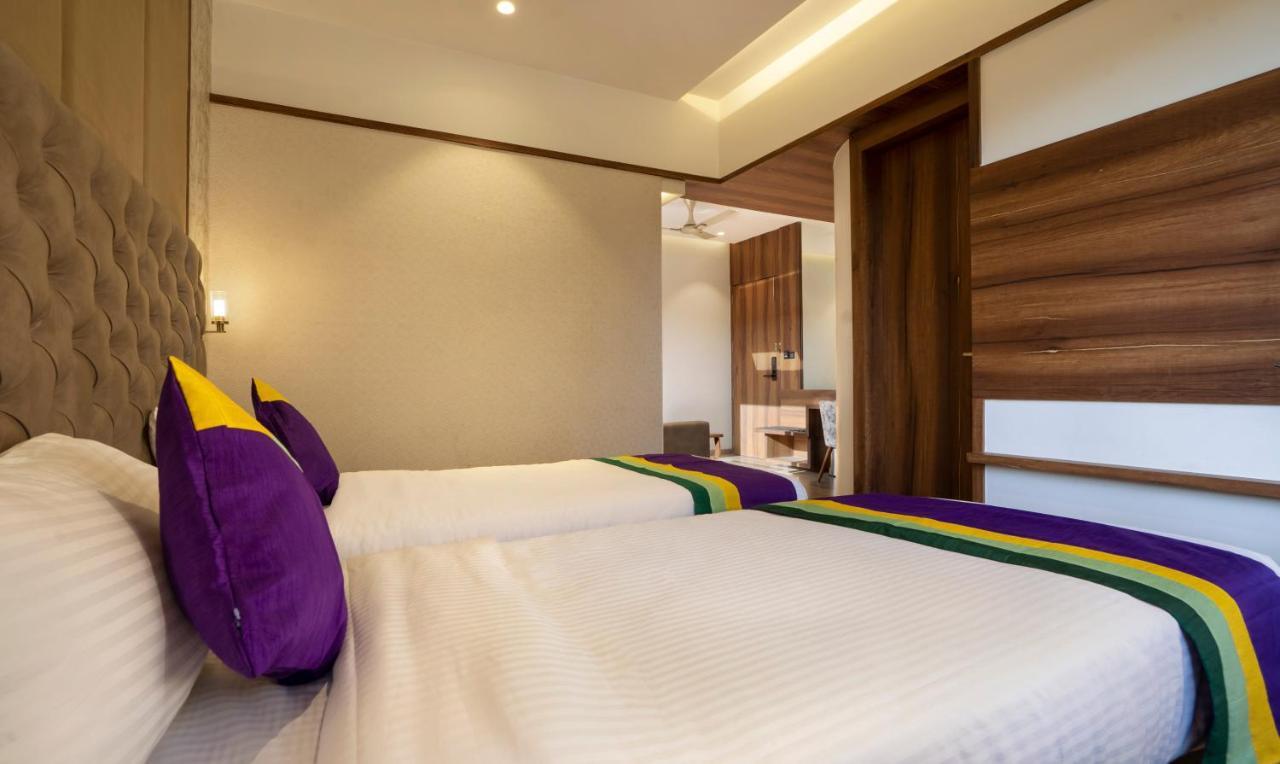 Treebo Premium Savera Inn Mumbai Exterior foto